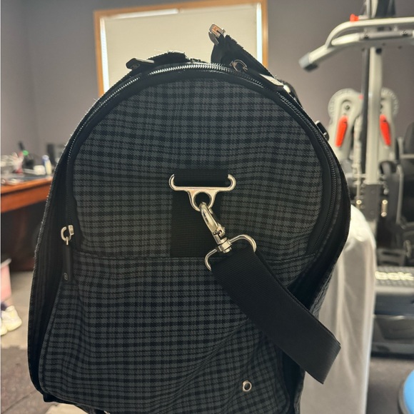 Ogio duffle bag - Picture 2 of 2